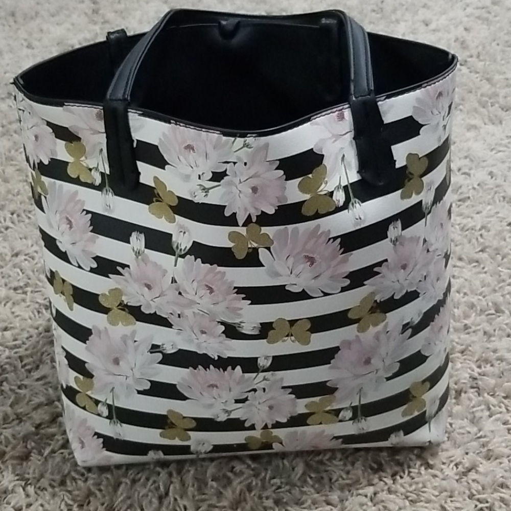 Cute purse - Picture 4 of 4